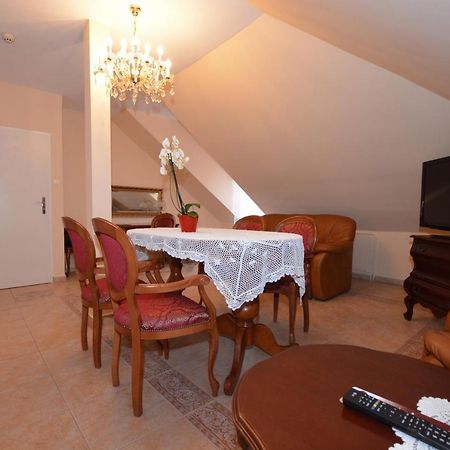 Hotel Gracja Гожов Велкополски Екстериор снимка