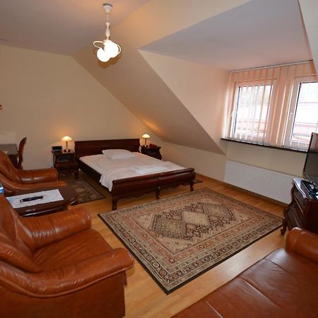 Hotel Gracja Гожов Велкополски Екстериор снимка