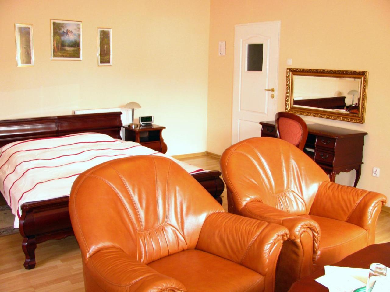 Hotel Gracja Гожов Велкополски Екстериор снимка