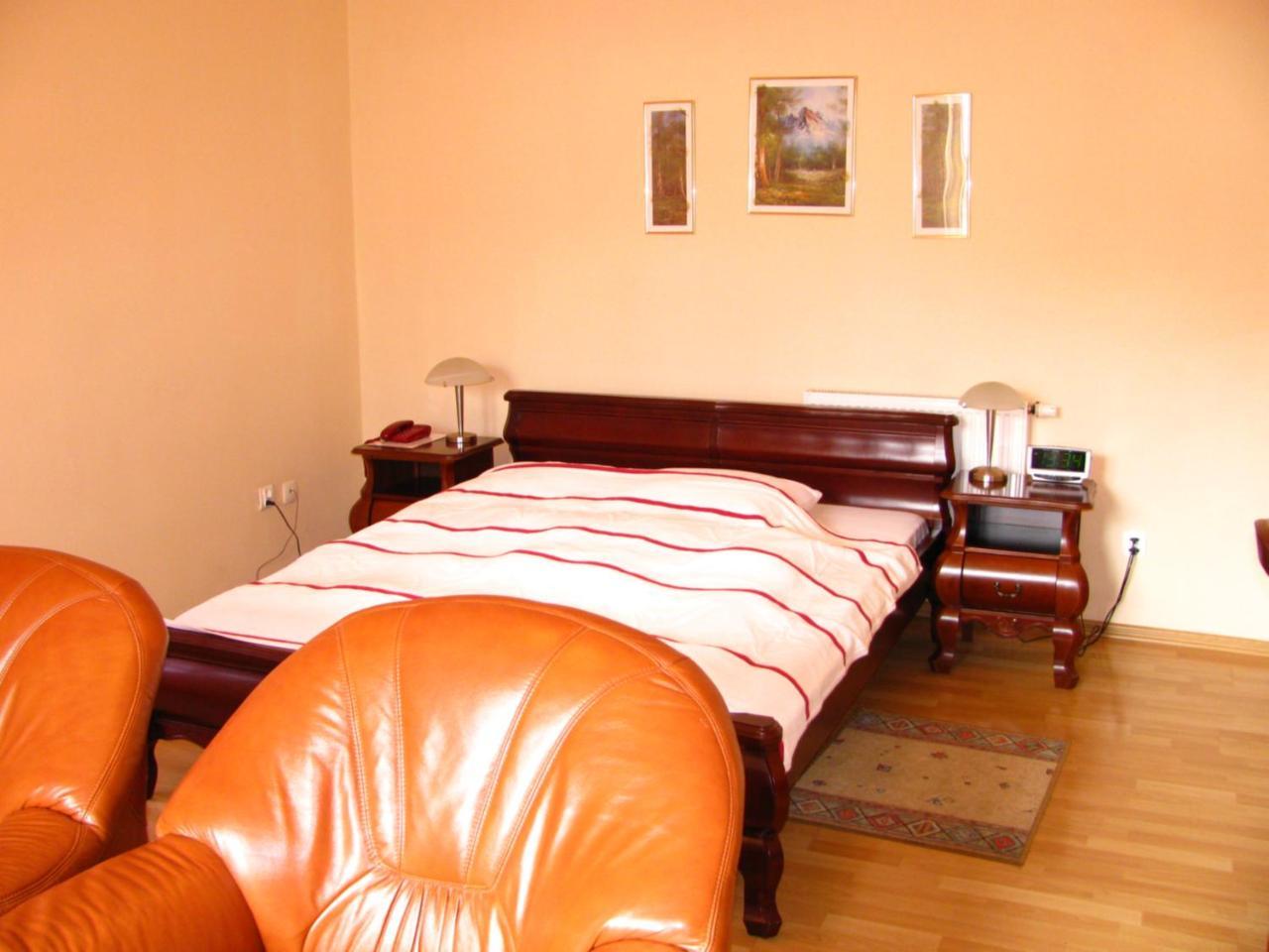 Hotel Gracja Гожов Велкополски Екстериор снимка