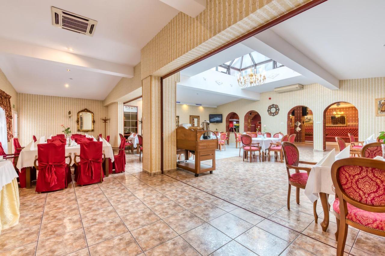 Hotel Gracja Гожов Велкополски Екстериор снимка