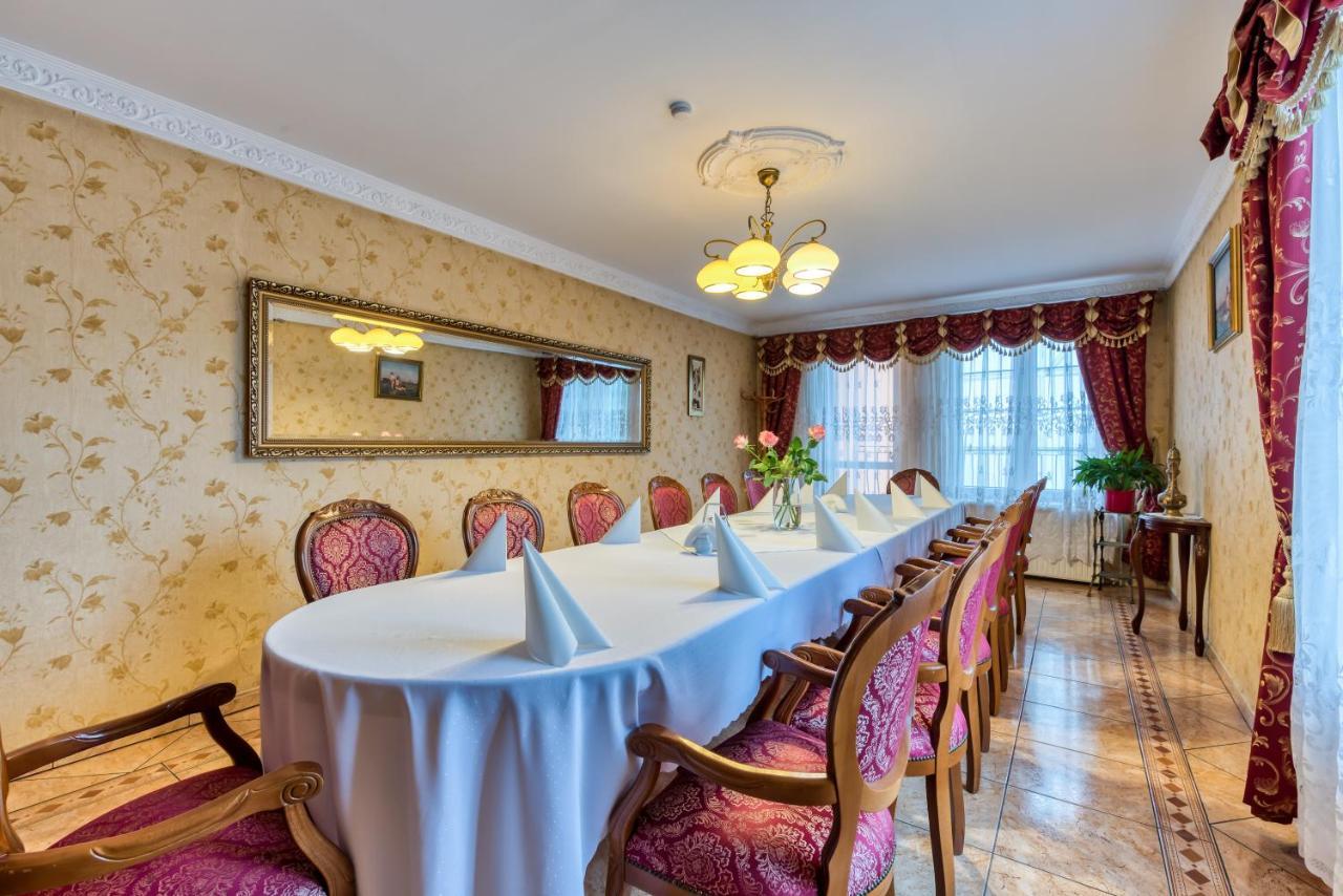Hotel Gracja Гожов Велкополски Екстериор снимка