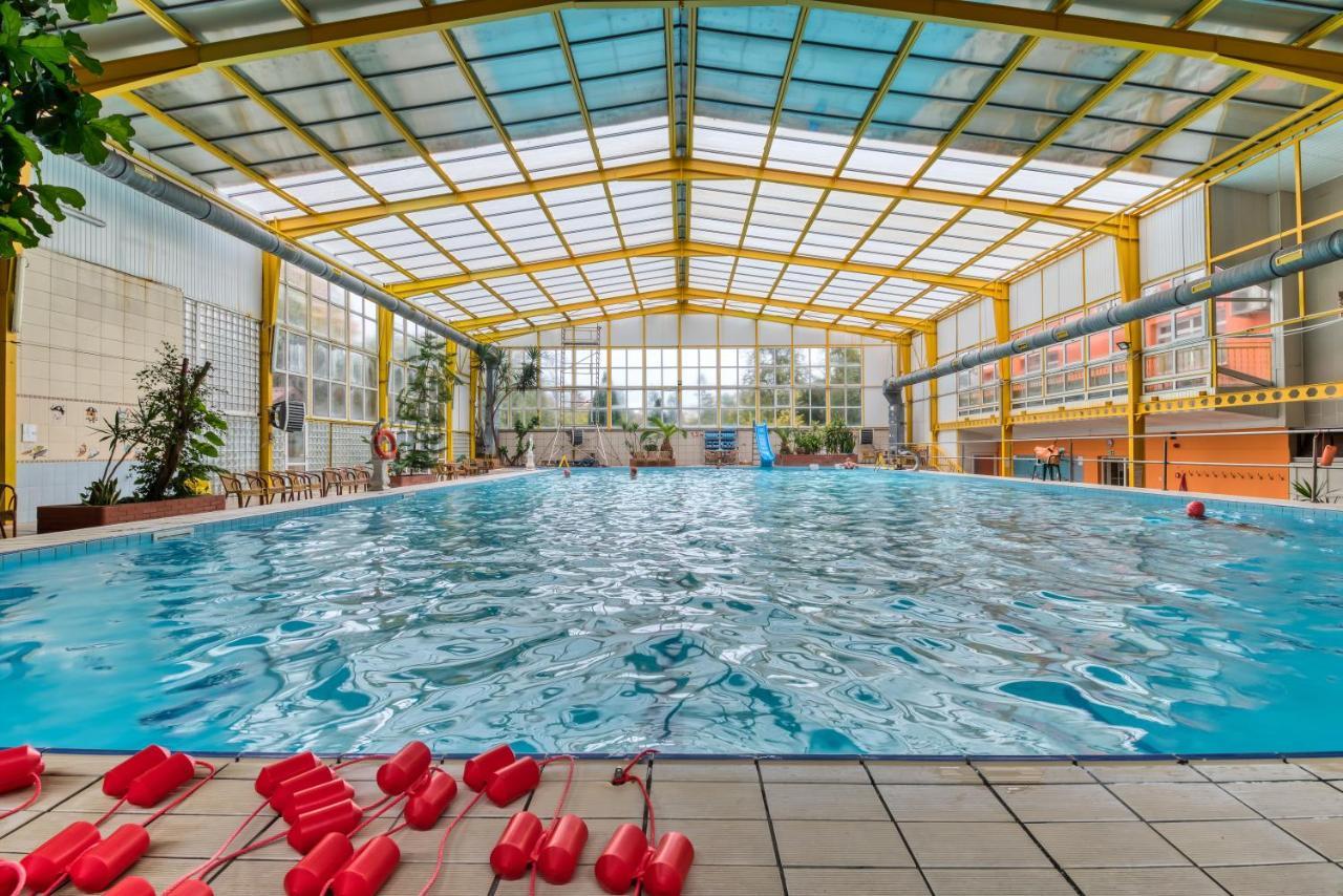 Hotel Gracja Гожов Велкополски Екстериор снимка