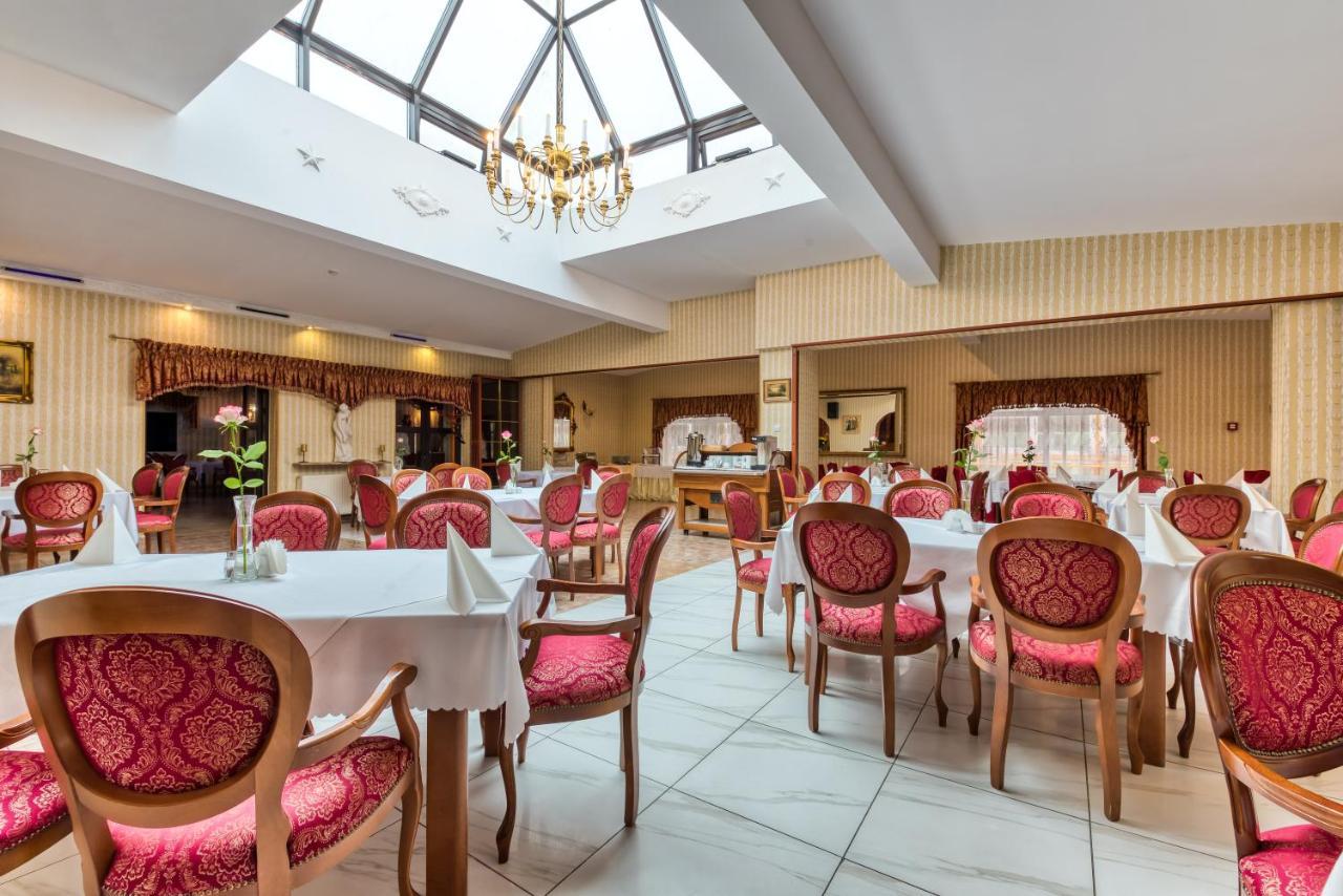 Hotel Gracja Гожов Велкополски Екстериор снимка
