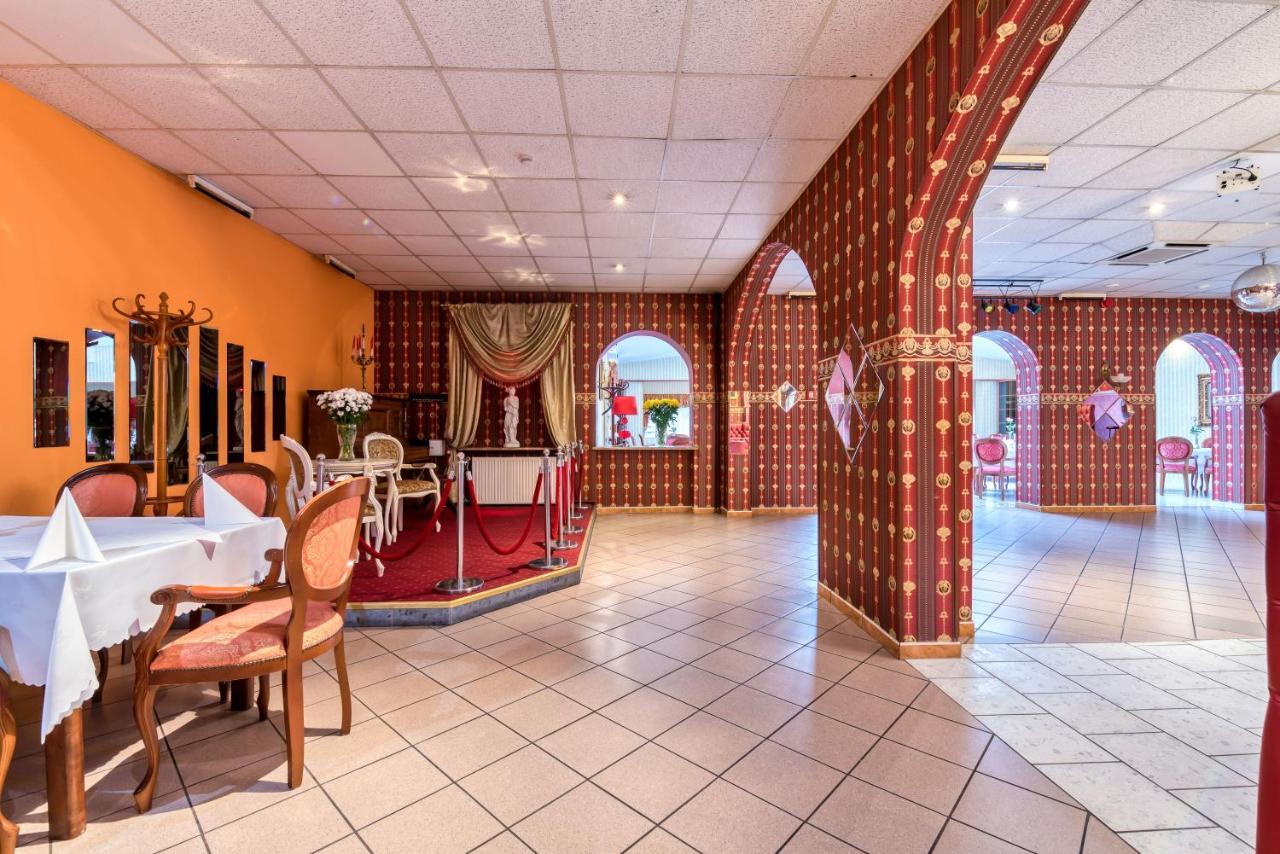 Hotel Gracja Гожов Велкополски Екстериор снимка