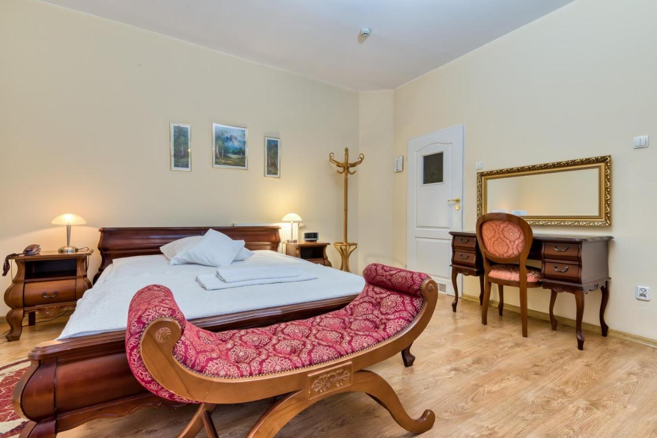 Hotel Gracja Гожов Велкополски Екстериор снимка