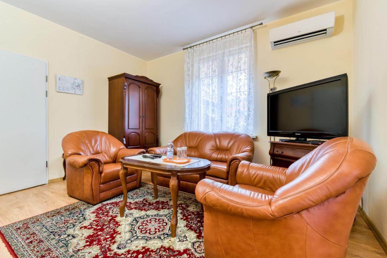 Hotel Gracja Гожов Велкополски Екстериор снимка